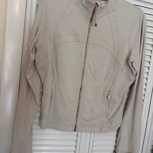 Define Cropped Jacket *Nulu Bone/gold Size 14